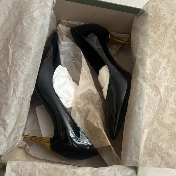GUCCI brand new!!! Patent pump. - Picture 4 of 10